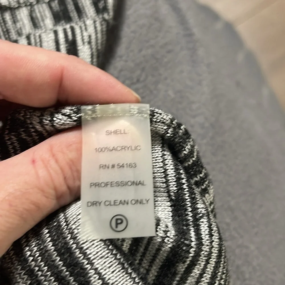 Cavlin Kelin Cowl neck knit dress, Size M - Picture 9 of 10